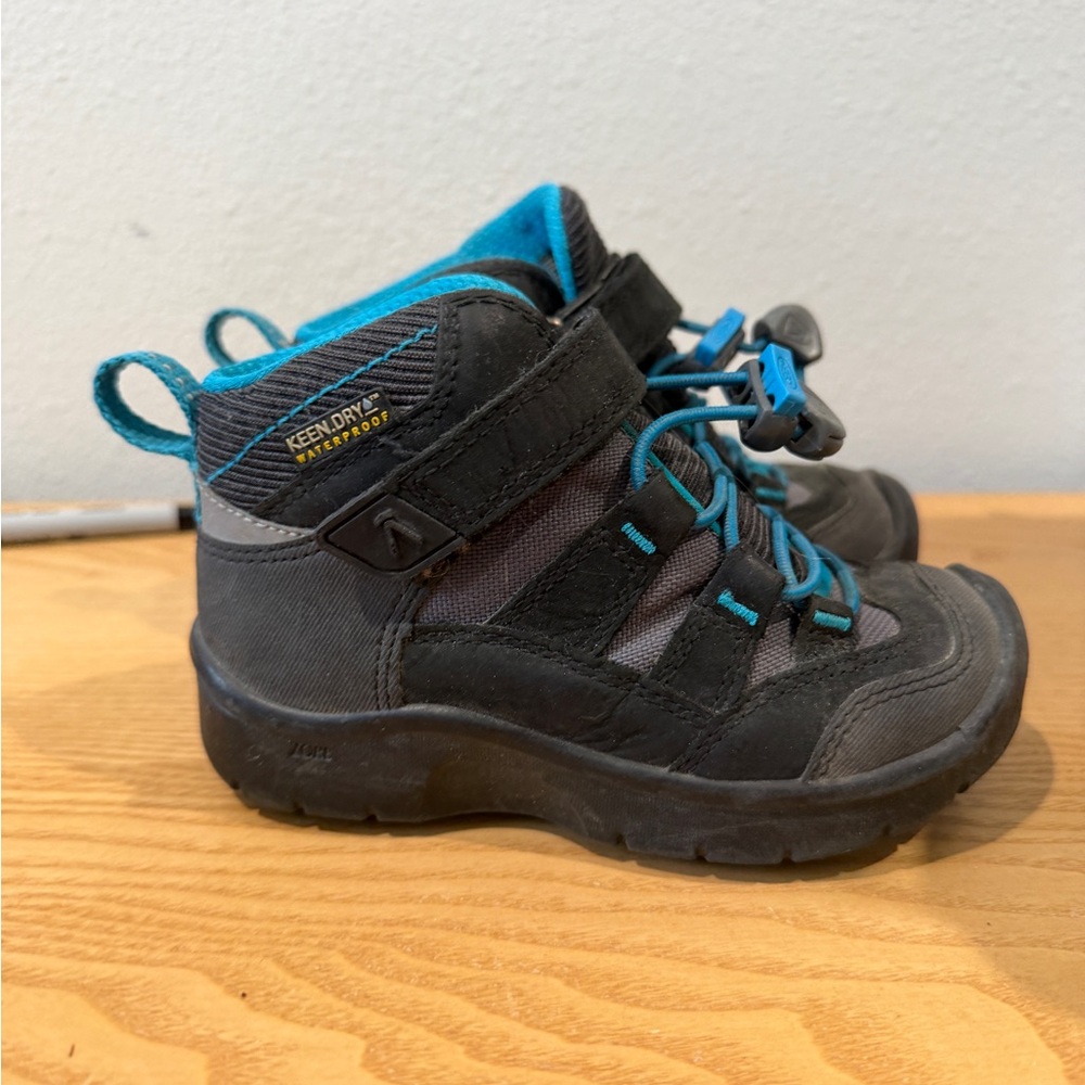 KEEN Kids Hikeport Mid Dry Waterproof Boots